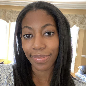 Meet your Posher, Alexia